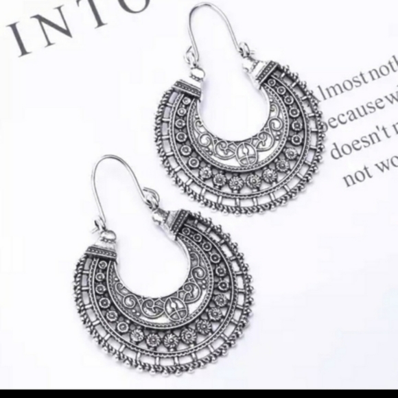 Antique Silver Boho Vintage Floral Design Summer Style Round Earrings - Picture 3 of 4